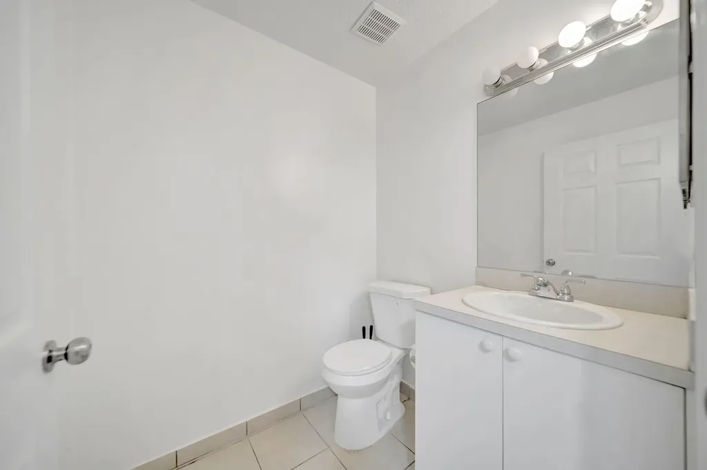 3970 NW 90th Way Sunrise FL 33351