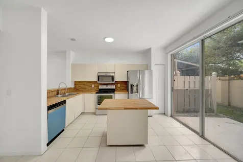 3970 NW 90th Way Sunrise FL 33351