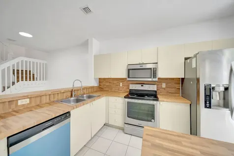 3970 NW 90th Way Sunrise FL 33351