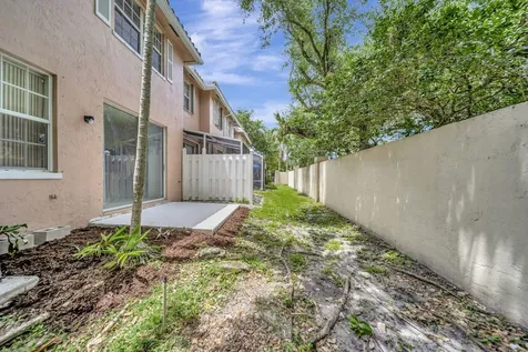 3970 NW 90th Way Sunrise FL 33351
