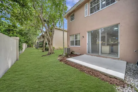 3970 NW 90th Way Sunrise FL 33351