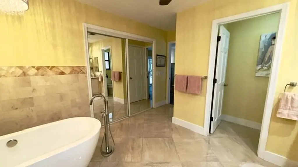 425 Deer Creek Path E Deerfield Beach FL 33442