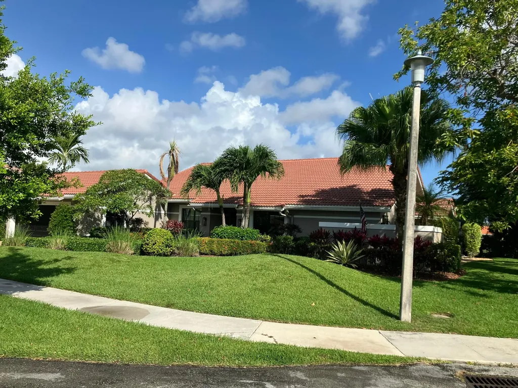 425 Deer Creek Path E Deerfield Beach FL 33442