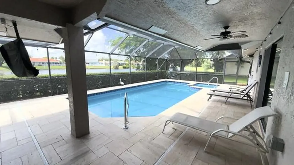 425 Deer Creek Path E Deerfield Beach FL 33442