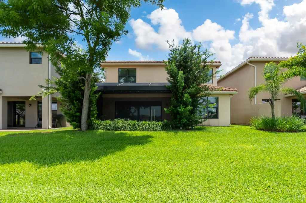 8095 Baltic Amber Delray Beach FL 33446