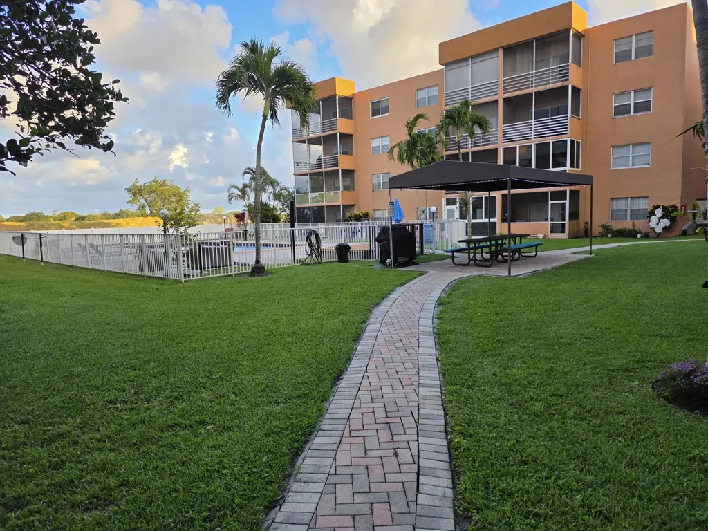 3048 E Sunrise Lakes Drive E Sunrise FL 33322