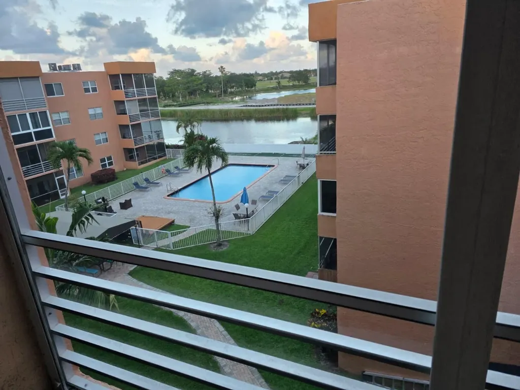 3048 E Sunrise Lakes Drive E Sunrise FL 33322