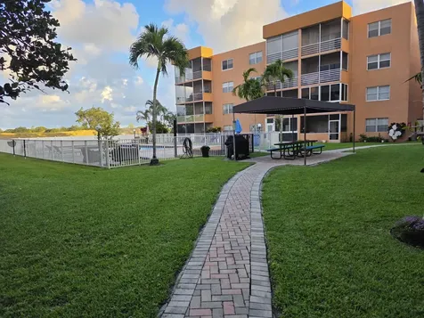 3048 E Sunrise Lakes Drive E Sunrise FL 33322