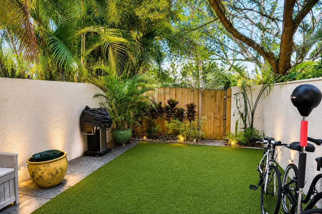 3062 S Oakland Forest Drive Oakland Park FL 33309