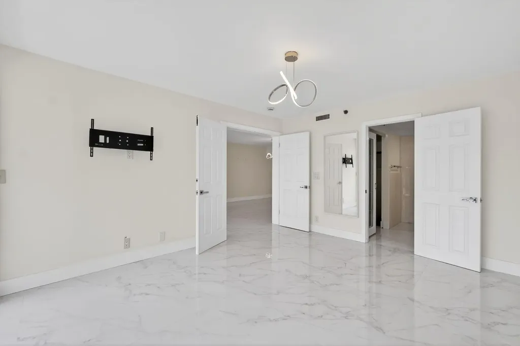 3901 S Flagler Drive West Palm Beach FL 33405