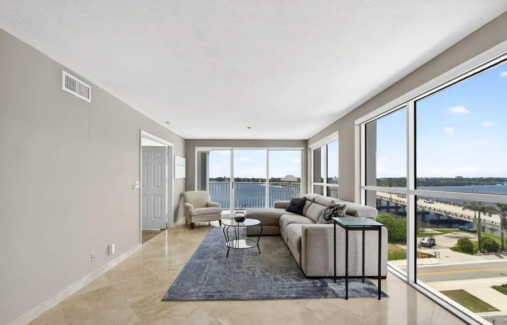 3901 S Flagler Drive West Palm Beach FL 33405
