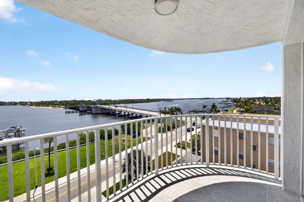 3901 S Flagler Drive West Palm Beach FL 33405