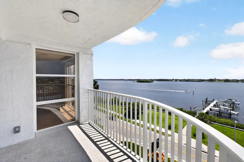 3901 S Flagler Drive West Palm Beach FL 33405