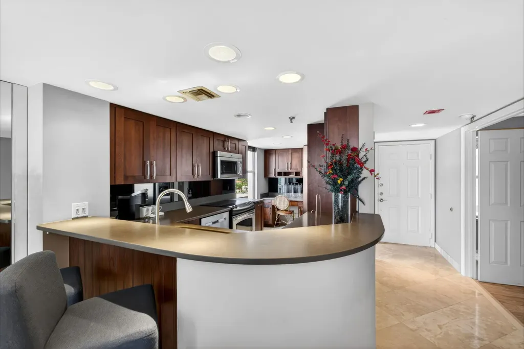 3901 S Flagler Drive West Palm Beach FL 33405
