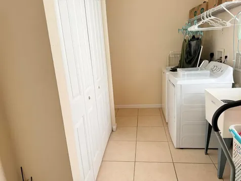 17 Country Lake Circle Boynton Beach FL 33436
