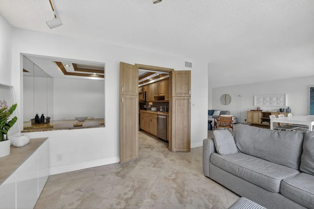 4900 N Ocean Boulevard Lauderdale By The Sea FL 33308