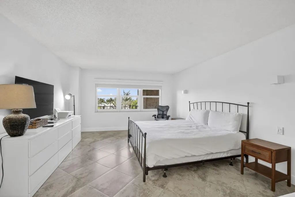 4900 N Ocean Boulevard Lauderdale By The Sea FL 33308
