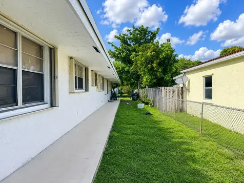 2419-2421 Johnson Street Hollywood FL 33020