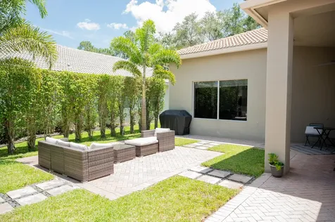 10122 Oak Meadow Lane Lake Worth FL 33449