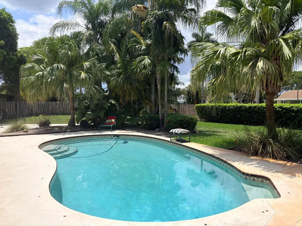 15943 W Wind Circle Sunrise FL 33326