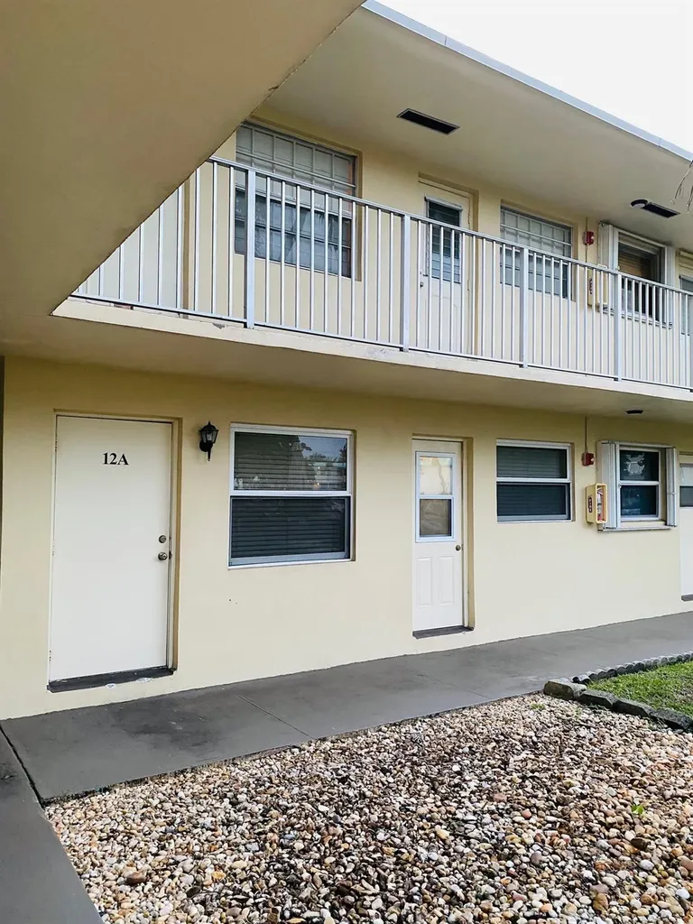 1301 N 12th Court Hollywood FL 33019