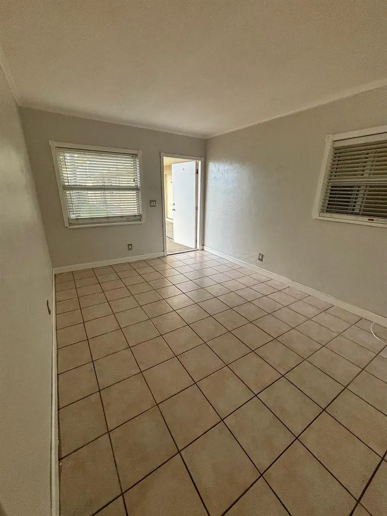 1301 N 12th Court Hollywood FL 33019