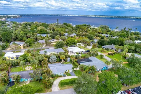 206 SE Wentworth Drive Stuart FL 34996