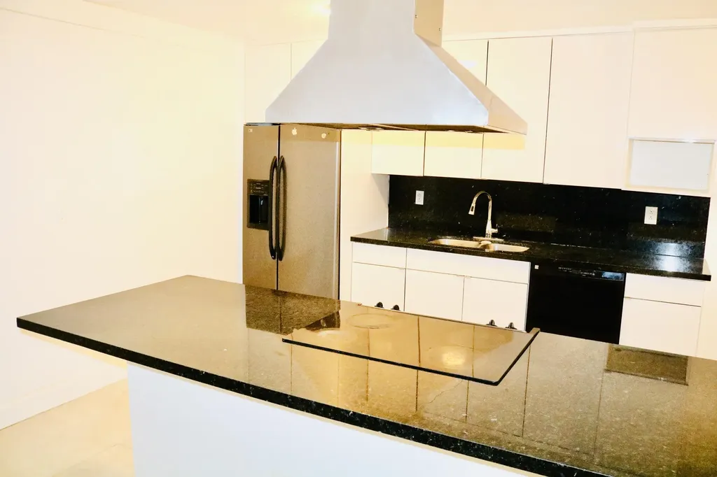 1920 N 65th Way Hollywood FL 33024