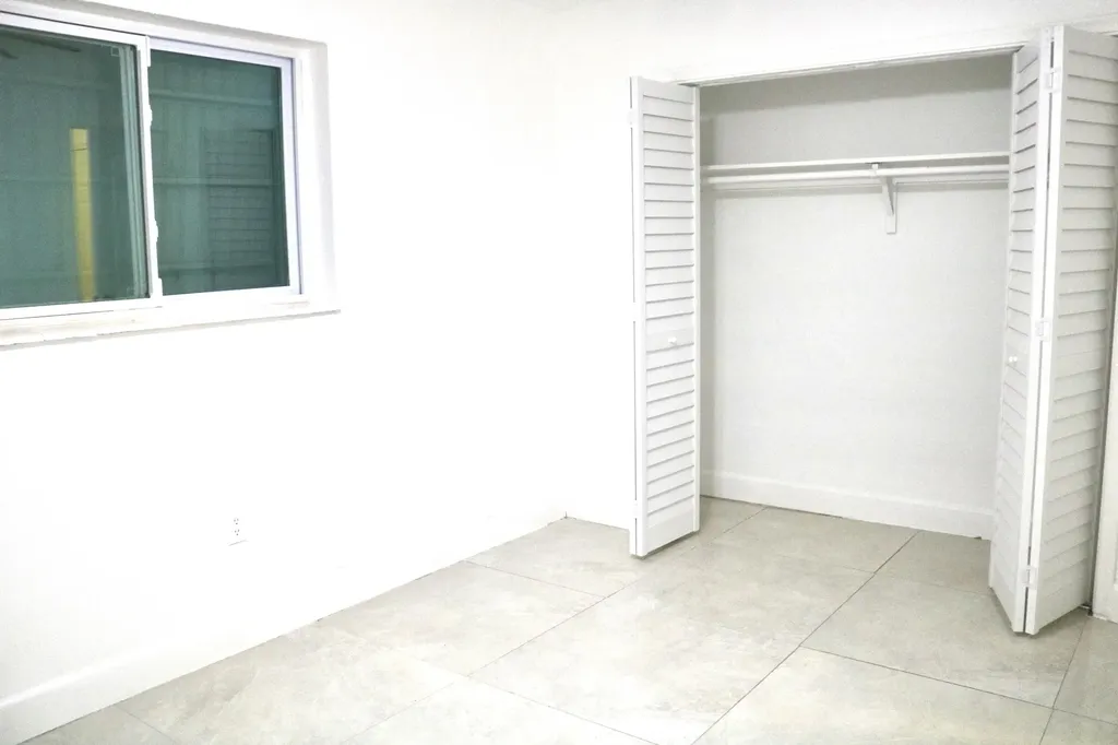 1920 N 65th Way Hollywood FL 33024