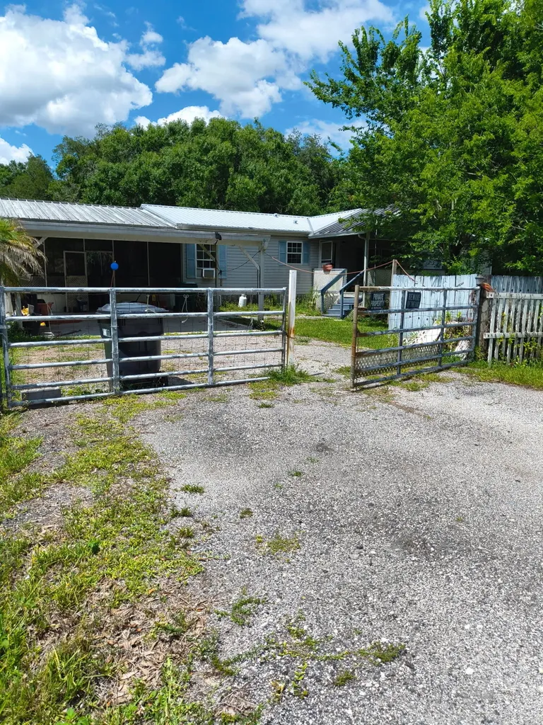 6725 NE 8th Lane Okeechobee FL 34974