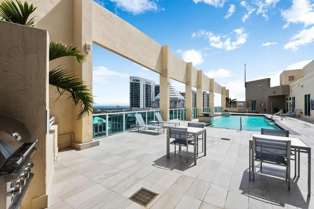 350 SE 2nd Street Fort Lauderdale FL 33301