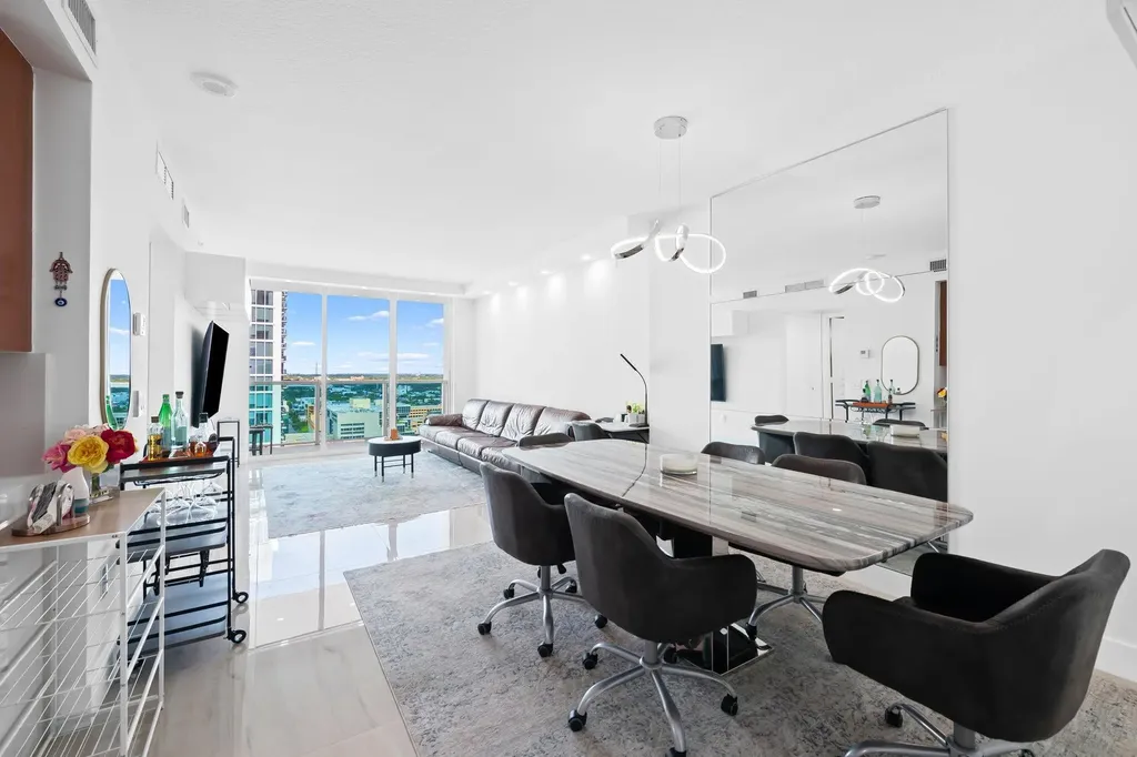 350 SE 2nd Street Fort Lauderdale FL 33301