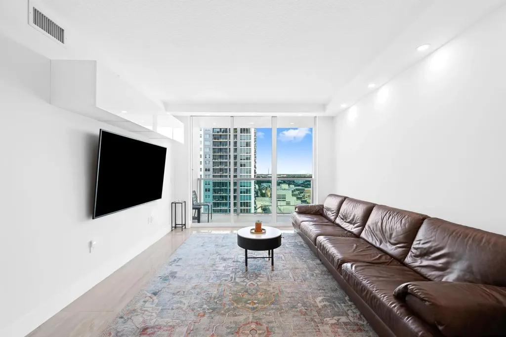 350 SE 2nd Street Fort Lauderdale FL 33301