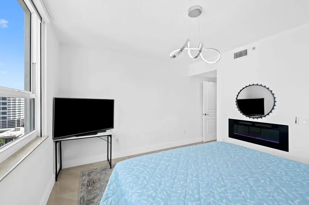 350 SE 2nd Street Fort Lauderdale FL 33301
