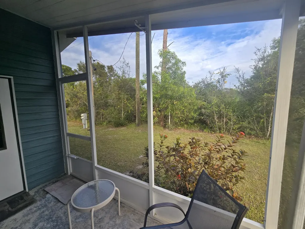 47 Flores Del Norte Fort Pierce FL 34951