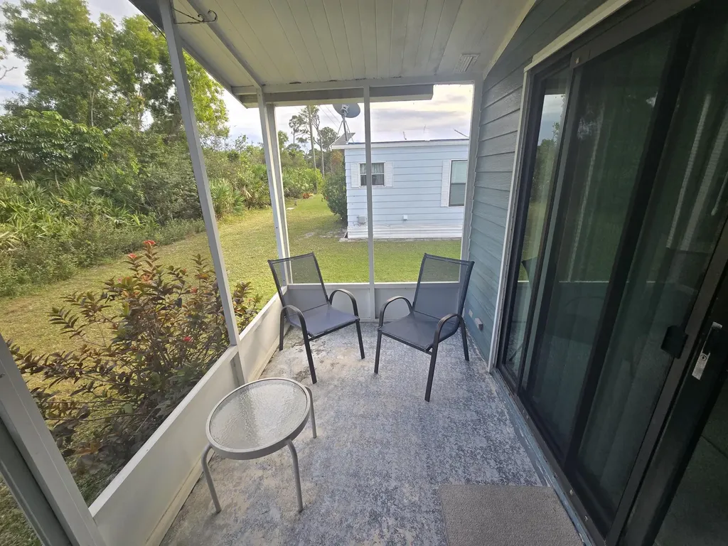 47 Flores Del Norte Fort Pierce FL 34951