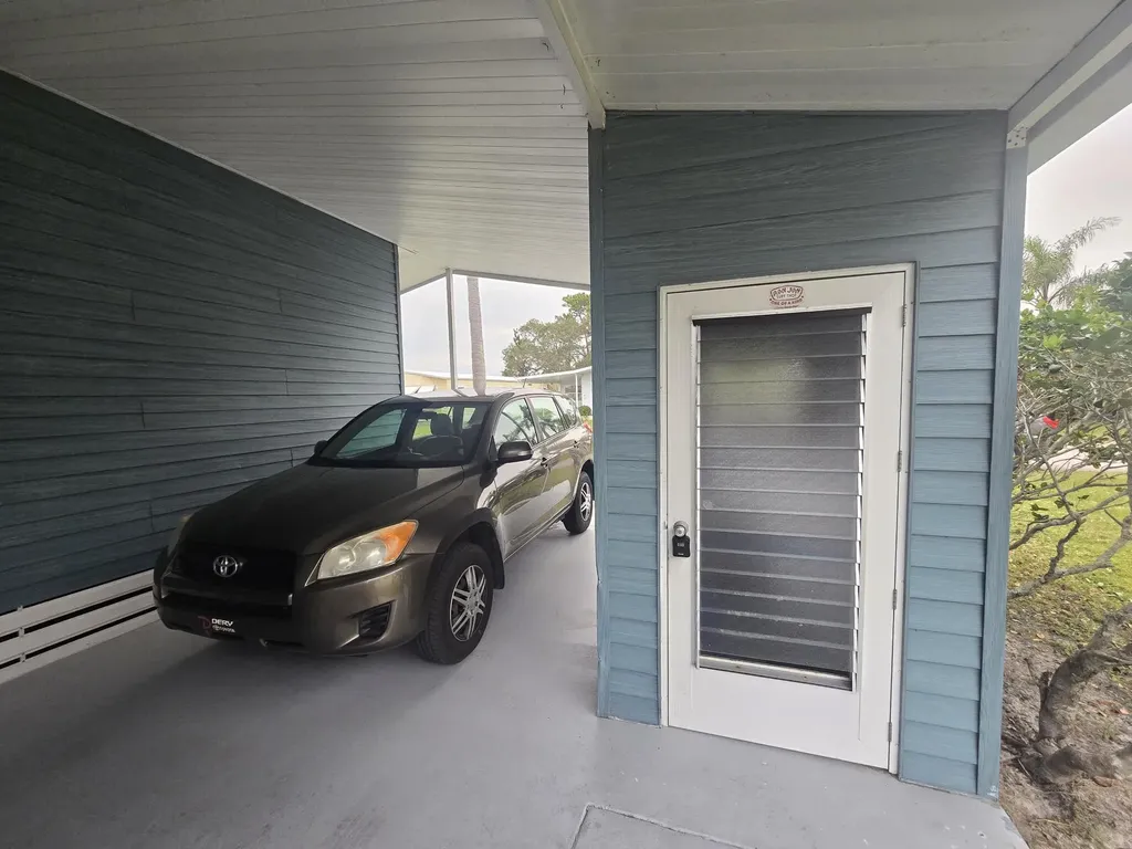 47 Flores Del Norte Fort Pierce FL 34951