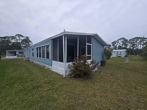 47 Flores Del Norte Fort Pierce FL 34951