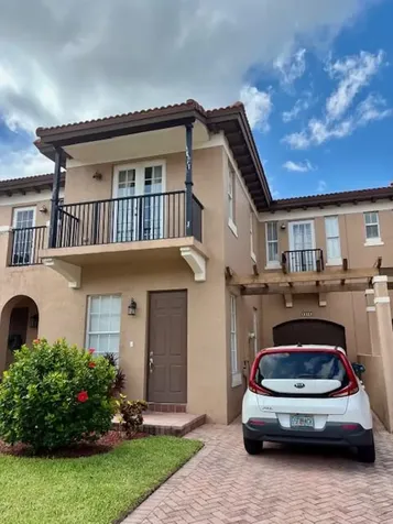6898 Julia Gardens Drive Coconut Creek FL 33073