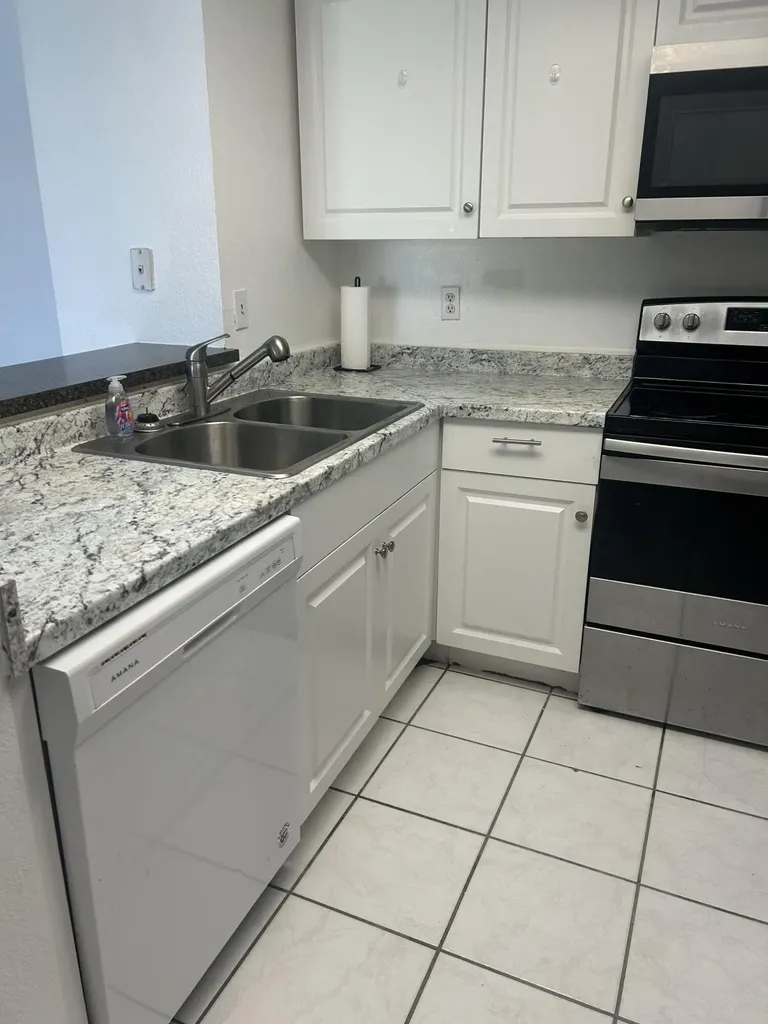 1537 SE Royal Green Circle SE Port St Lucie FL 34952