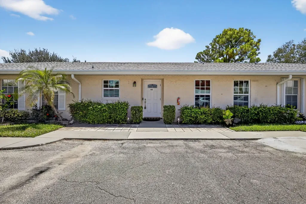 448 Franconia Circle Lake Worth FL 33467