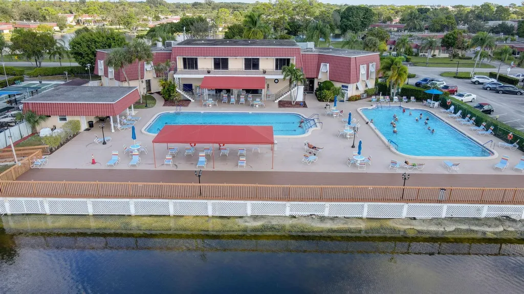 448 Franconia Circle Lake Worth FL 33467