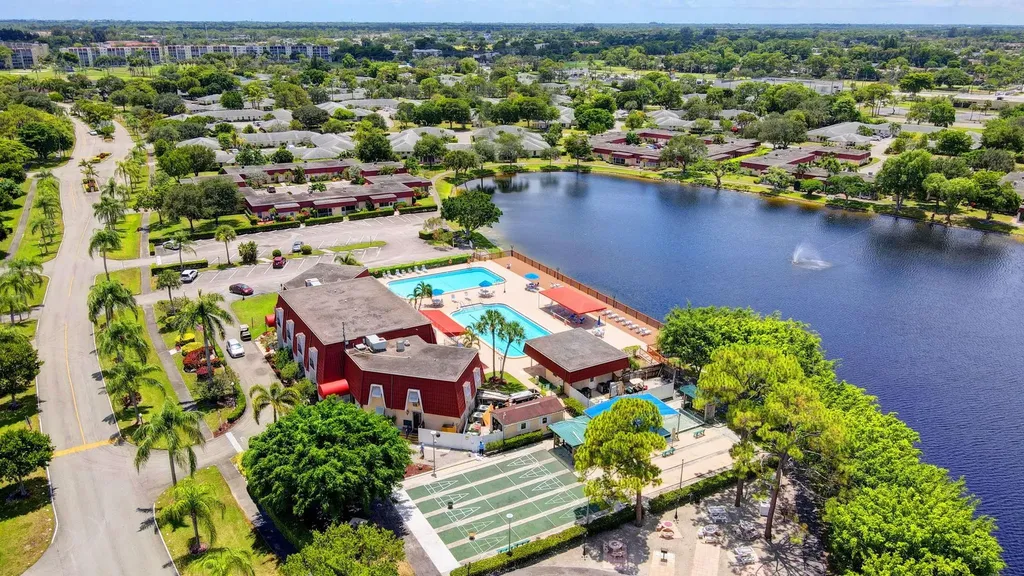 448 Franconia Circle Lake Worth FL 33467