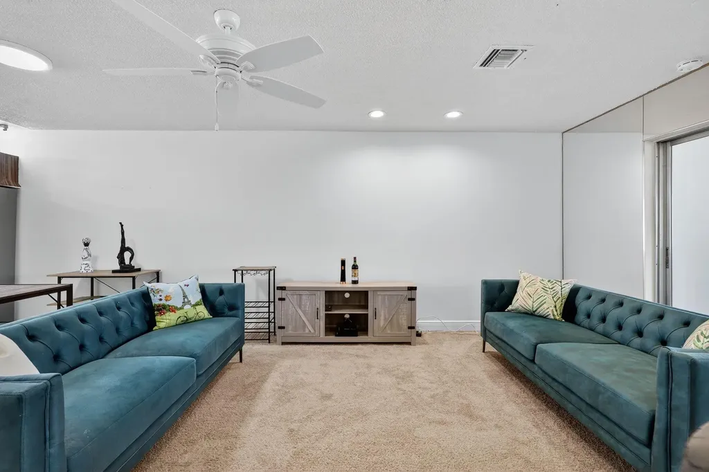 448 Franconia Circle Lake Worth FL 33467