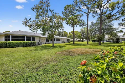 448 Franconia Circle Lake Worth FL 33467