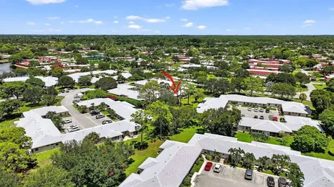 448 Franconia Circle Lake Worth FL 33467