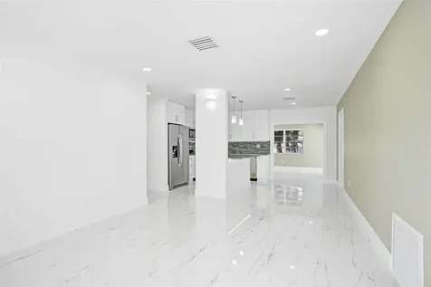 1437 SW 1st Avenue Deerfield Beach FL 33441
