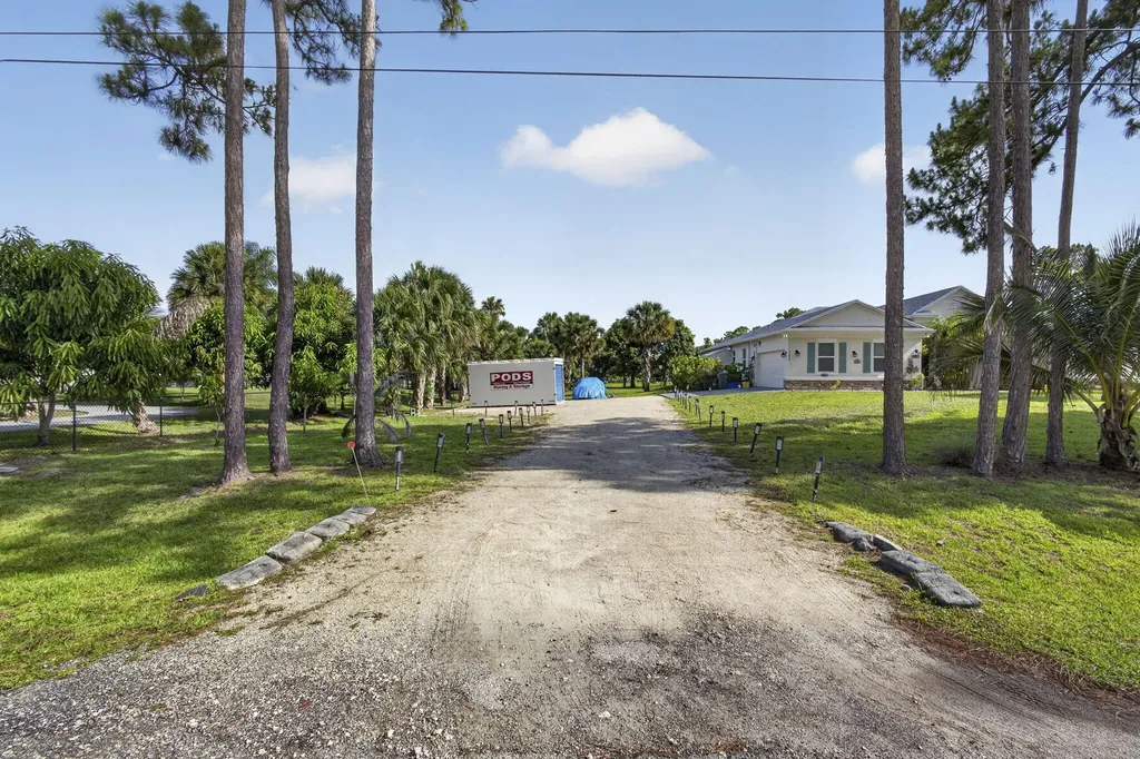 17070 N 90th Street N The Acreage FL 33470