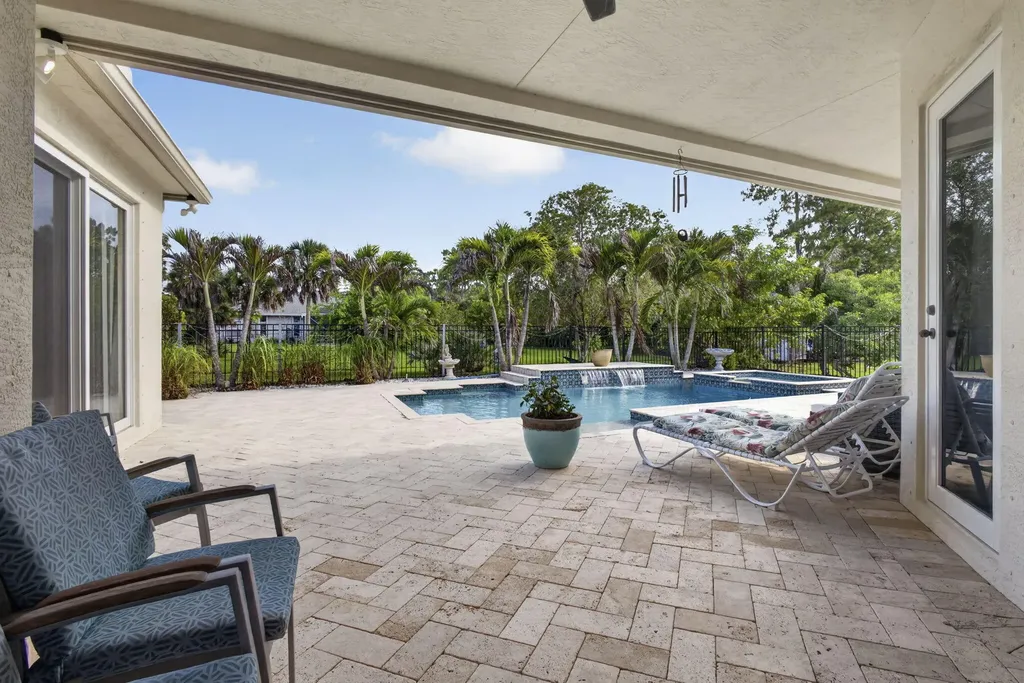 17070 N 90th Street N The Acreage FL 33470
