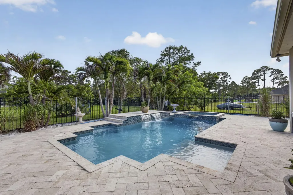 17070 N 90th Street N The Acreage FL 33470